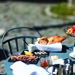 Chateau Rochefort Bed & Breakfast Allaman