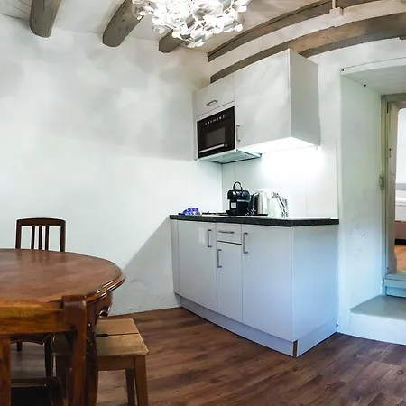 Chateau Rochefort Bed & Breakfast 4*