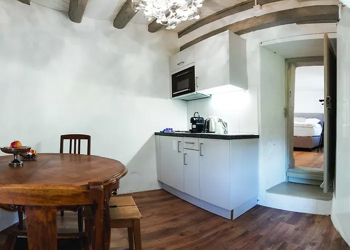 Chateau Rochefort Bed & Breakfast 4*