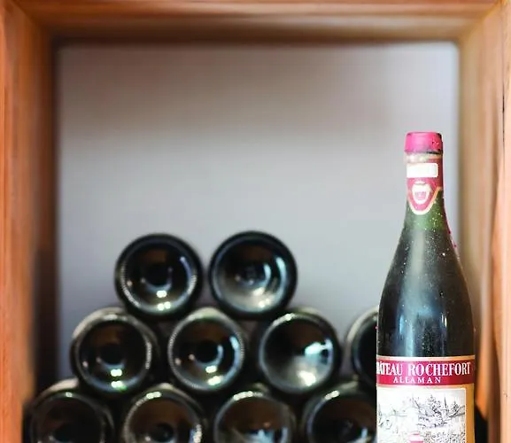 Chateau Rochefort Bed & Breakfast 4*