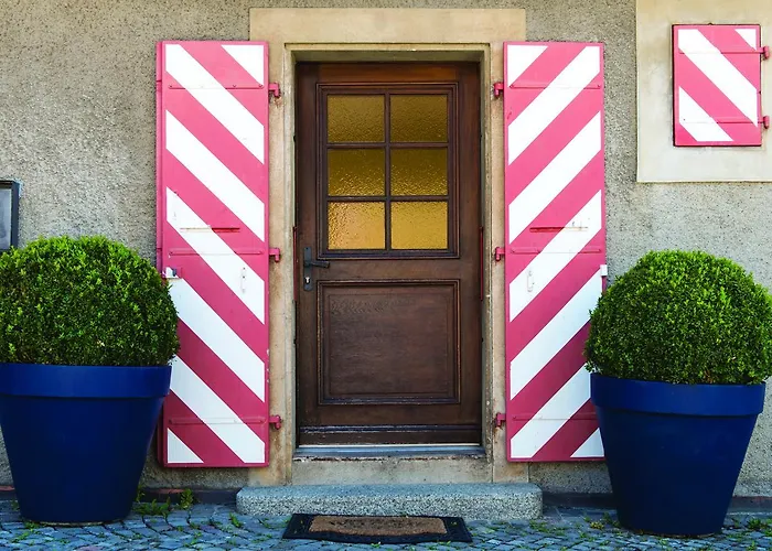 Chateau Rochefort Bed & Breakfast 4*