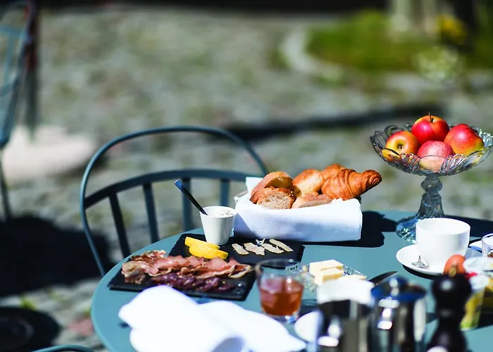 Chateau Rochefort Bed & Breakfast Allaman